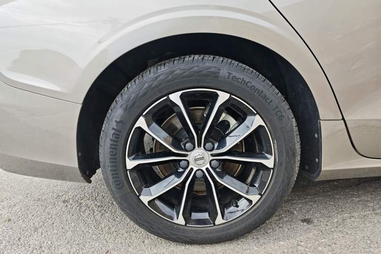 Used Volvo S60 2021 T4 Zhiyi Luxury Edition Right Rear Wheel Hub