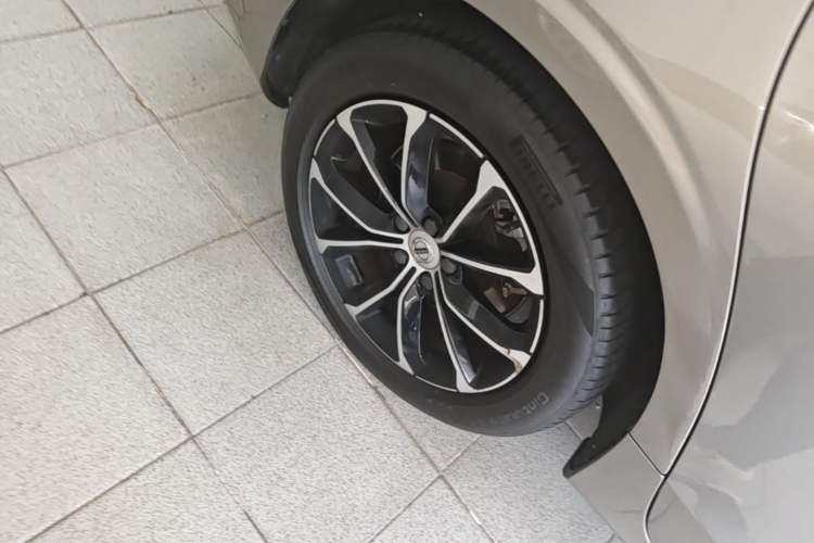 Used Volvo S60 2021 T4 Zhiyi Luxury Edition Right Rear Wheel Hub