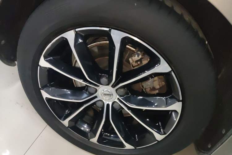 Used Volvo S60 2021 T4 Zhiyi Luxury Edition Right Rear Wheel Hub