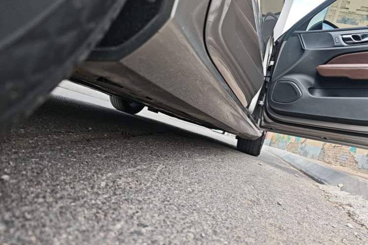 Used Volvo S60 2021 T4 Zhiyi Luxury Edition Right Side Sill