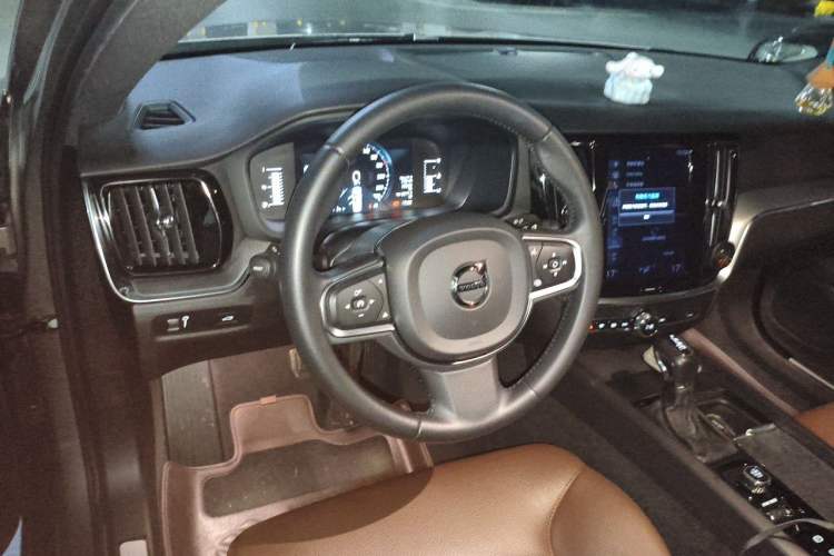 Used Volvo S60 2021 T4 Zhiyi Luxury Edition Steering Wheel