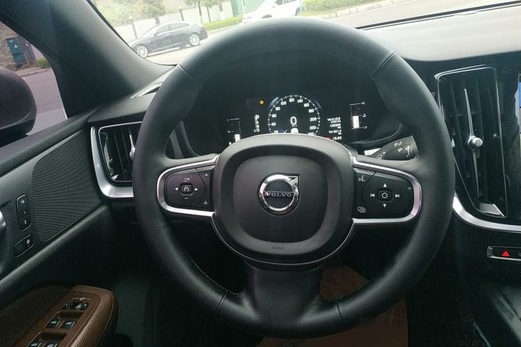 Used Volvo S60 2021 T4 Zhiyi Luxury Edition Steering Wheel