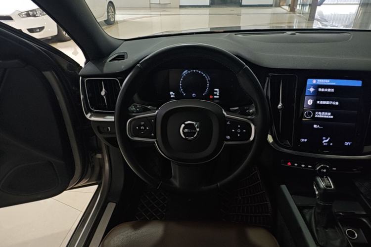 Used Volvo S60 2021 T4 Zhiyi Luxury Edition Steering Wheel
