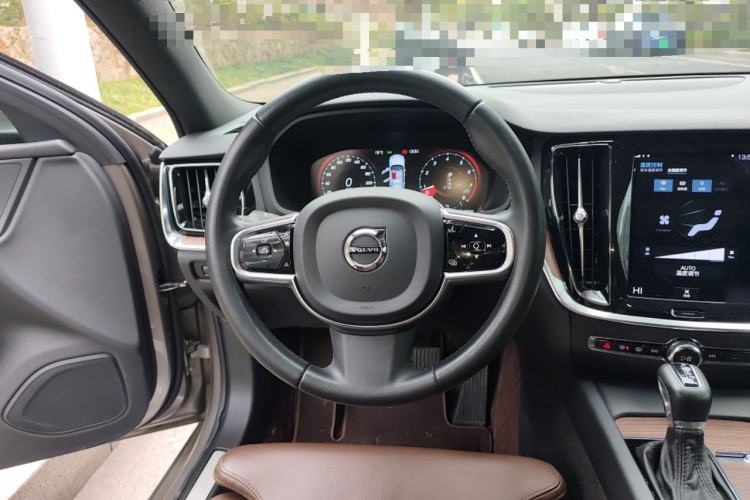 Used Volvo S60 2021 T4 Zhiyuan Luxury Edition Steering Wheel