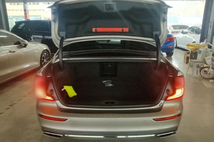 Used Volvo S60 2021 T4 Zhiyuan Luxury Edition Trunk