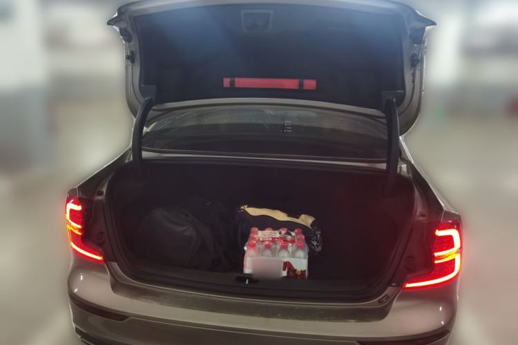 Used Volvo S60 2021 T4 Zhiyi Luxury Edition Trunk