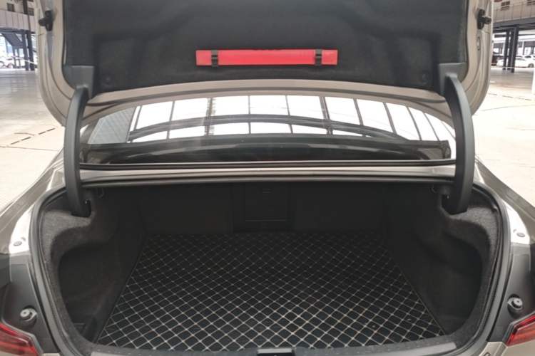 Used Volvo S60 2021 T4 Zhiyi Luxury Edition Trunk