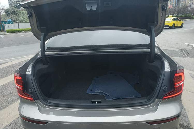 Used Volvo S60 2021 T4 Zhiyi Luxury Edition Trunk