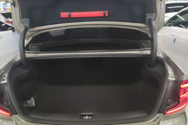 Used Volvo S60 2021 T4 Zhiyi Luxury Edition Trunk