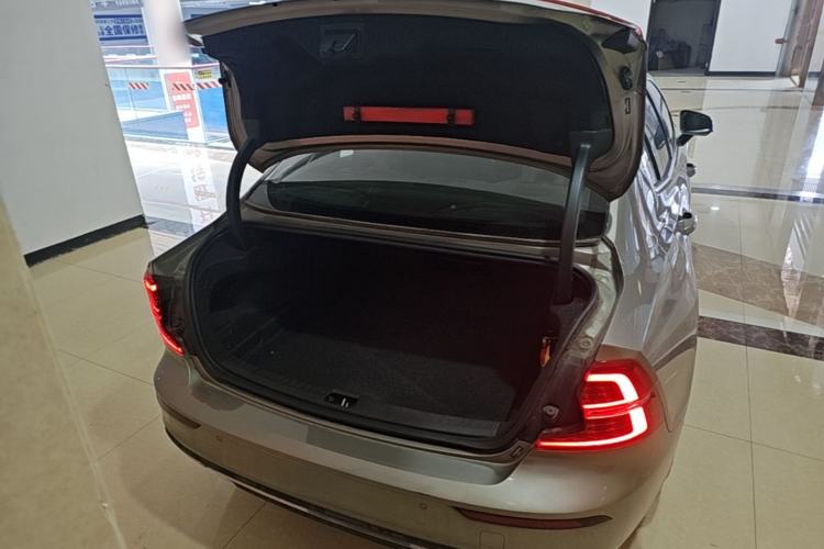 Used Volvo S60 2021 T4 Zhiyi Luxury Edition Trunk