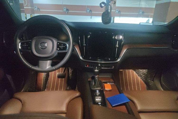 Used Volvo S60 2021 T4 Zhiyuan Luxury Edition Center Console
