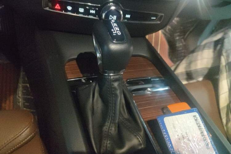 Used Volvo S60 2021 T4 Zhiyuan Luxury Edition Gear Lever