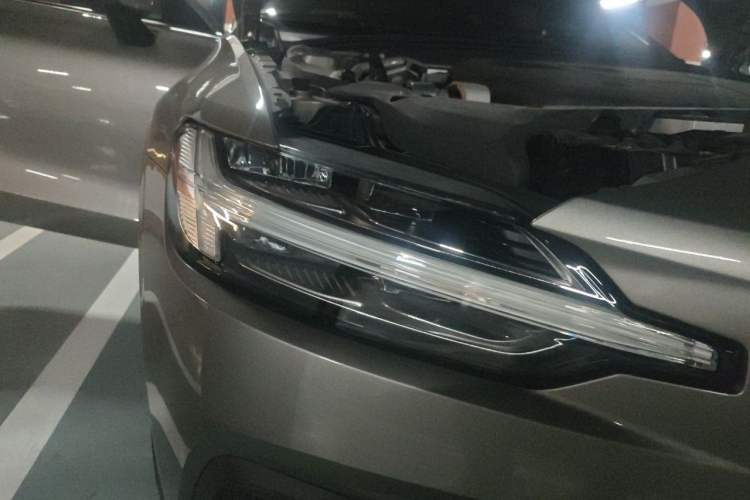 Used Volvo S60 2021 T4 Zhiyuan Luxury Edition Right Front Headlight