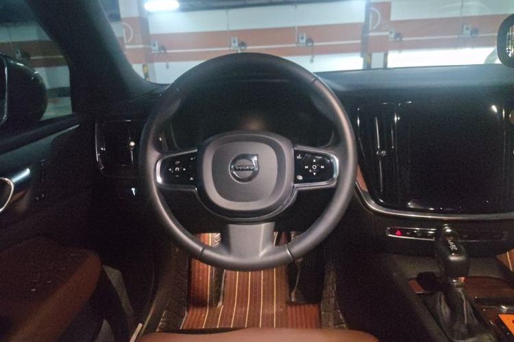 Used Volvo S60 2021 T4 Zhiyuan Luxury Edition Steering Wheel