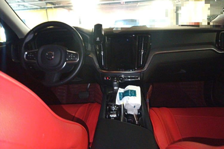 Used Volvo S60 2021 T3 SmartDrive Luxury Edition Center Console