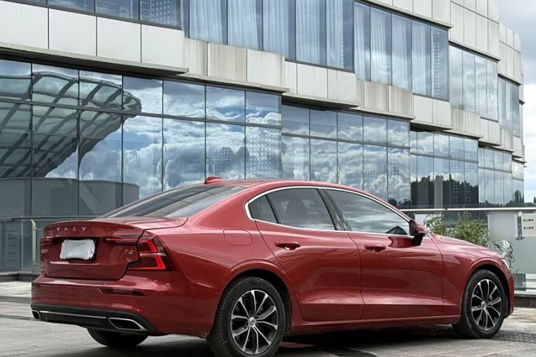 Used Volvo S60 2021 T4 Zhiyi Luxury Edition Exterior 4