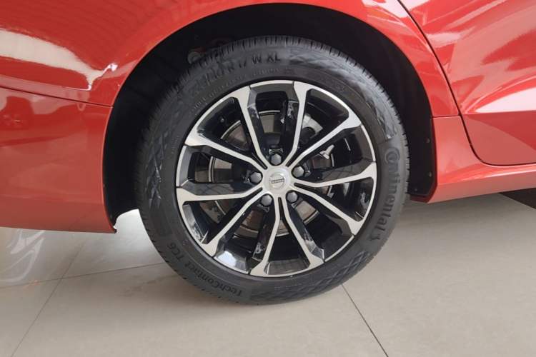 Used Volvo S60 2021 T4 Zhiyi Luxury Edition Exterior 5