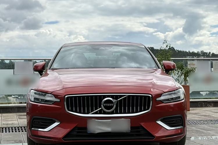 Used Volvo S60 2021 T4 Zhiyi Luxury Edition Exterior 6