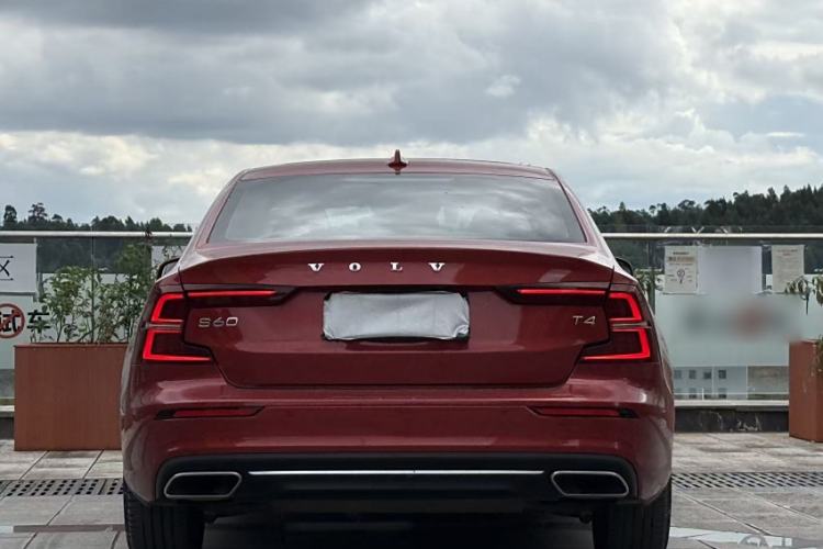 Used Volvo S60 2021 T4 Zhiyi Luxury Edition Exterior 7