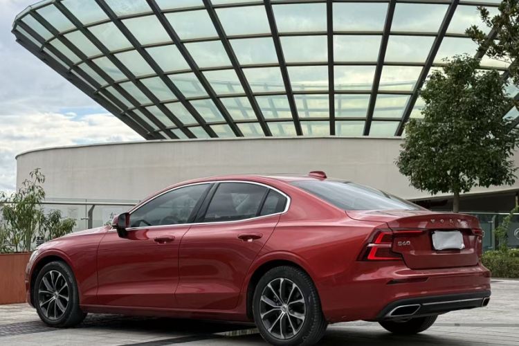 Used Volvo S60 2021 T4 Zhiyi Luxury Edition Exterior 9