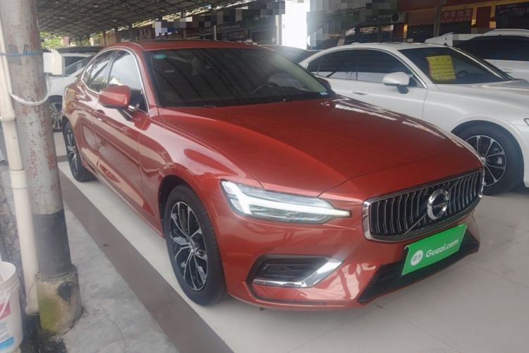 Used Volvo S60 2021 T4 Zhiyi Luxury Edition Front Right 45 Deg