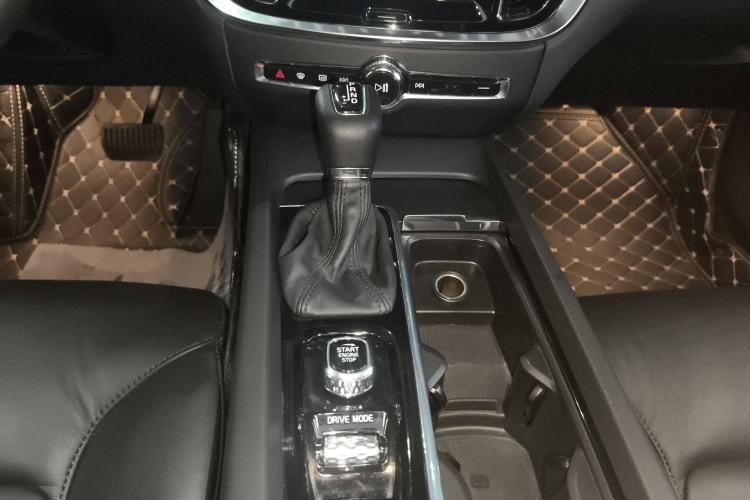 Used Volvo S60 2021 T4 Zhiyi Luxury Edition Gear Lever