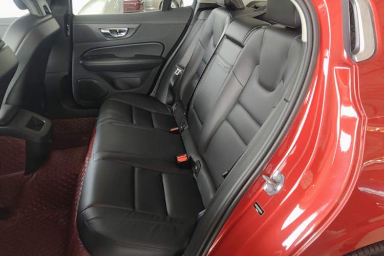 Used Volvo S60 2021 T4 Zhiyi Luxury Edition Left Rear Seat
