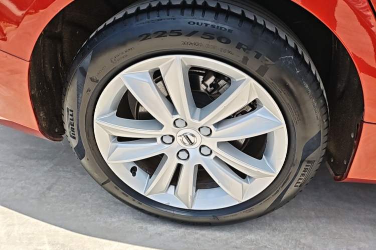 Used Volvo S60 2021 T3 SmartDrive Luxury Edition Right Rear Wheel Hub