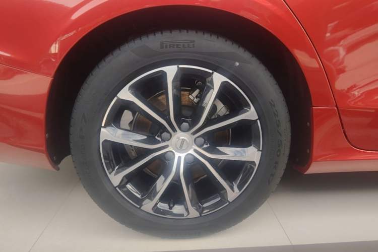 Used Volvo S60 2021 T4 Zhiyi Luxury Edition Right Rear Wheel Hub