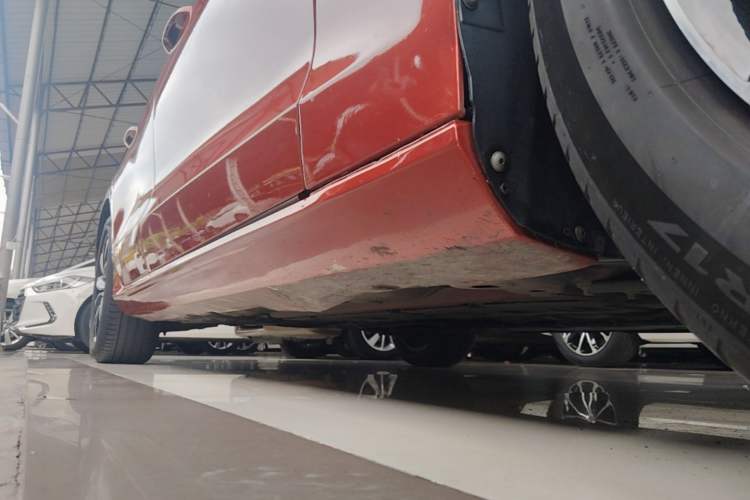 Used Volvo S60 2021 T4 Zhiyi Luxury Edition Right Side Sill