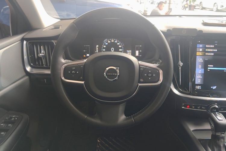 Used Volvo S60 2021 T4 Zhiyi Luxury Edition Steering Wheel