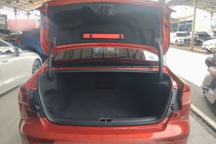 Used Volvo S60 2021 T4 Zhiyi Luxury Edition Trunk