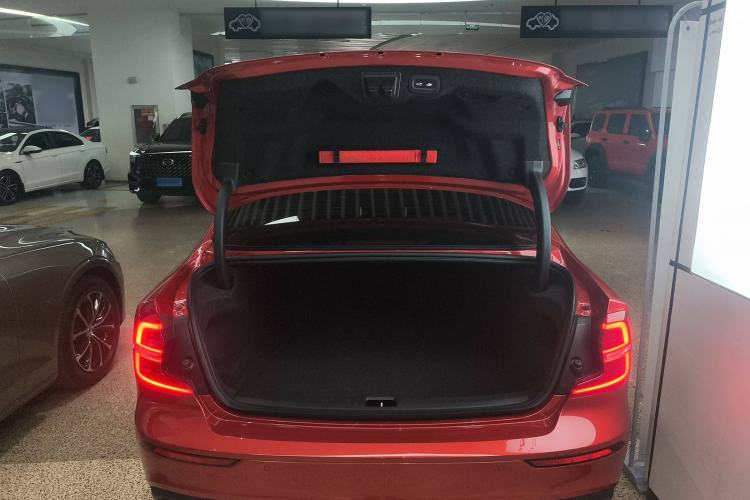 Used Volvo S60 2021 T4 Zhiyi Luxury Edition Trunk