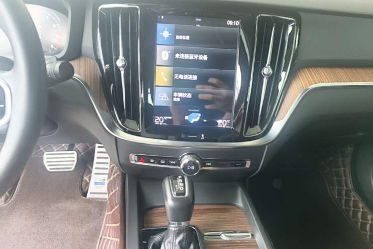 Used Volvo S60 2021 T4 Zhiyuan Luxury Edition Audio And AC Panel
