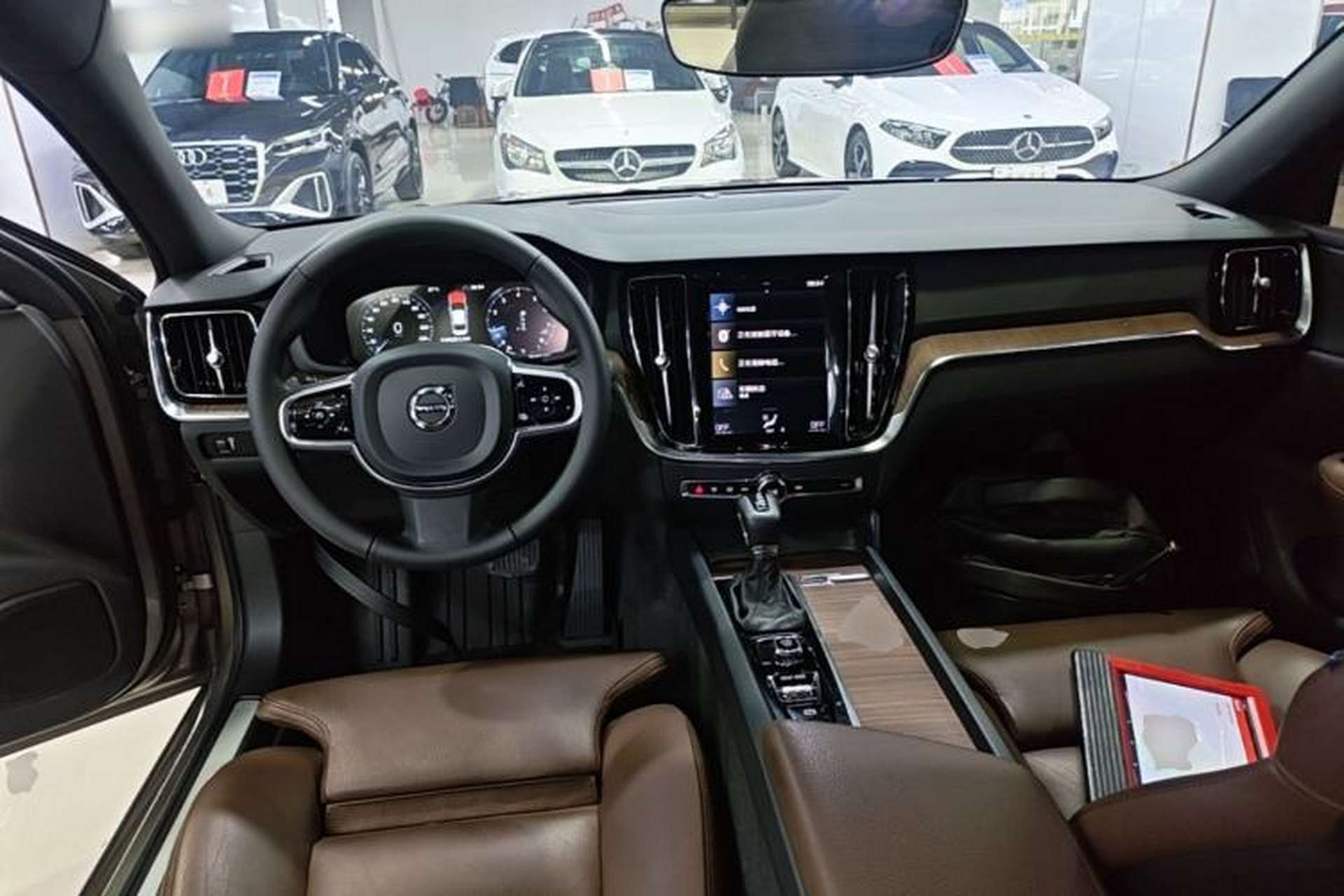 Used Volvo S60 2021 T4 Zhiyuan Luxury Edition Center Console