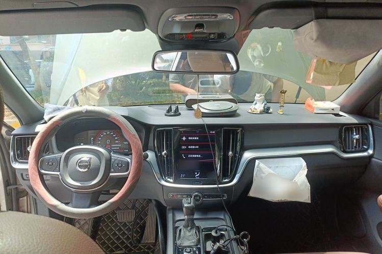 Used Volvo S60 2021 T4 Zhiyi Luxury Edition Center Console