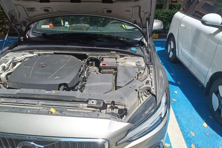 Used Volvo S60 2021 T4 Zhiyi Luxury Edition Engine Bay Left