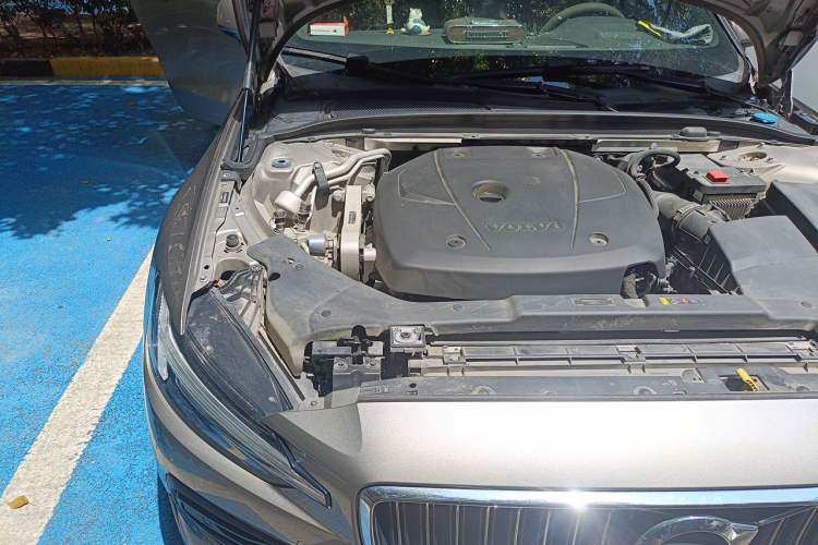 Used Volvo S60 2021 T4 Zhiyi Luxury Edition Engine Bay Right