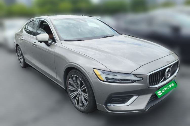 Used Volvo S60 2021 T4 Zhiyuan Luxury Edition Front Right 45 Deg
