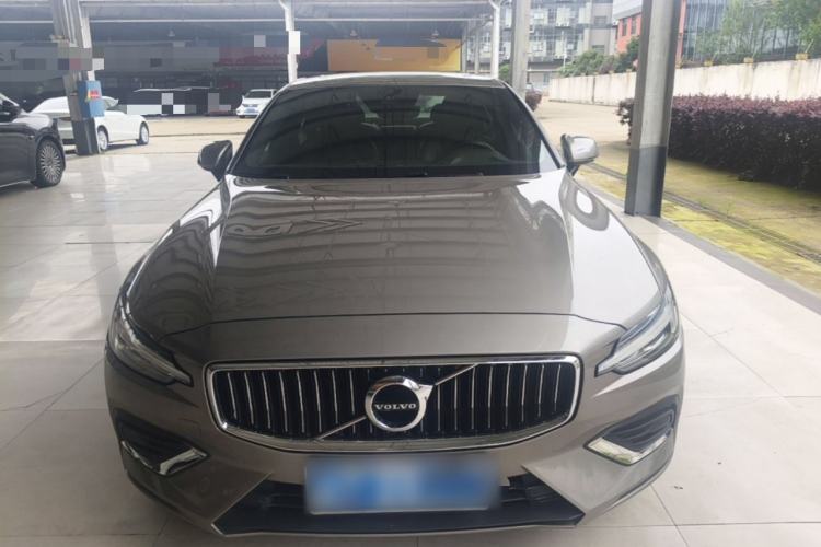 Used Volvo S60 2021 T4 Zhiyuan Luxury Edition Front
