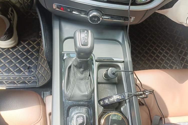 Used Volvo S60 2021 T4 Zhiyi Luxury Edition Gear Lever