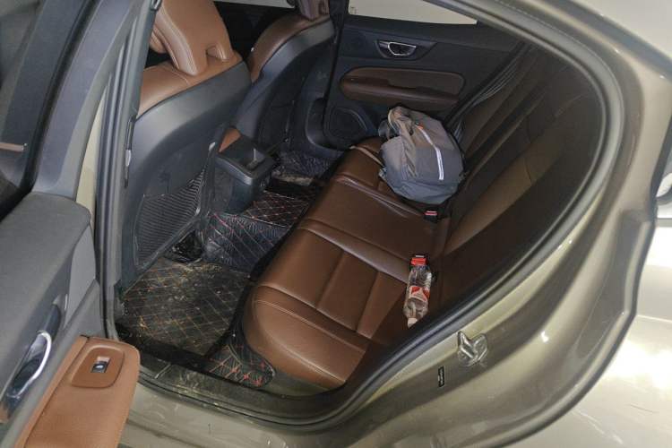 Used Volvo S60 2021 T4 Zhiyi Luxury Edition Left Rear Seat