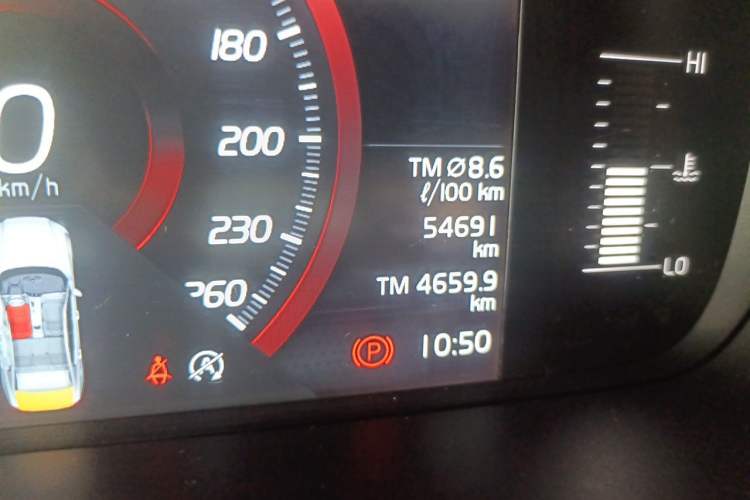 Used Volvo S60 2021 T4 Zhiyi Luxury Edition Odometer Close Up