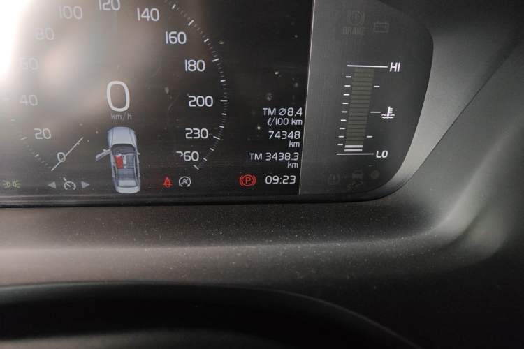 Used Volvo S60 2021 T4 Zhiyi Luxury Edition Odometer Close Up
