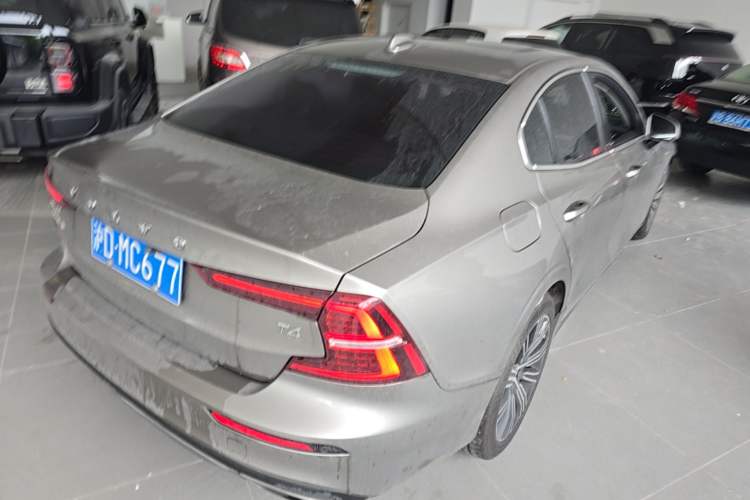 Used Volvo S60 2021 T4 Zhiyuan Luxury Edition Rear Right 45 Deg