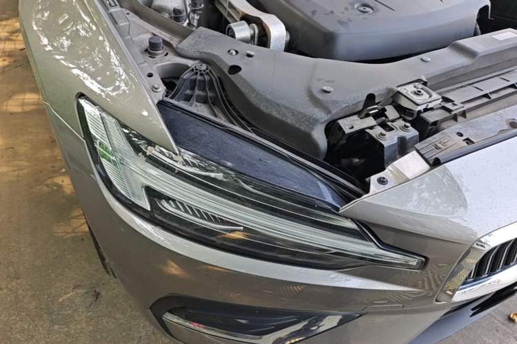 Used Volvo S60 2021 T4 Zhiyuan Luxury Edition Right Front Headlight