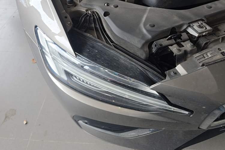 Used Volvo S60 2021 T4 Zhiyuan Luxury Edition Right Front Headlight
