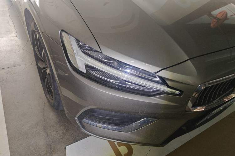 Used Volvo S60 2021 T4 Zhiyi Luxury Edition Right Front Headlight