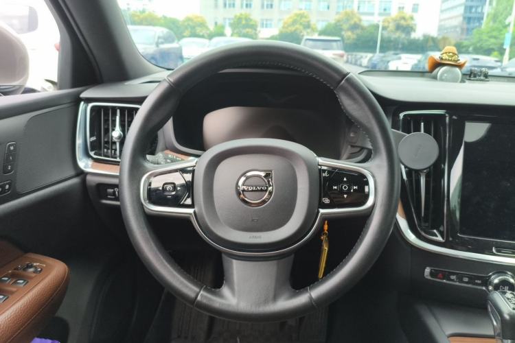 Used Volvo S60 2021 T4 Zhiyuan Luxury Edition Steering Wheel