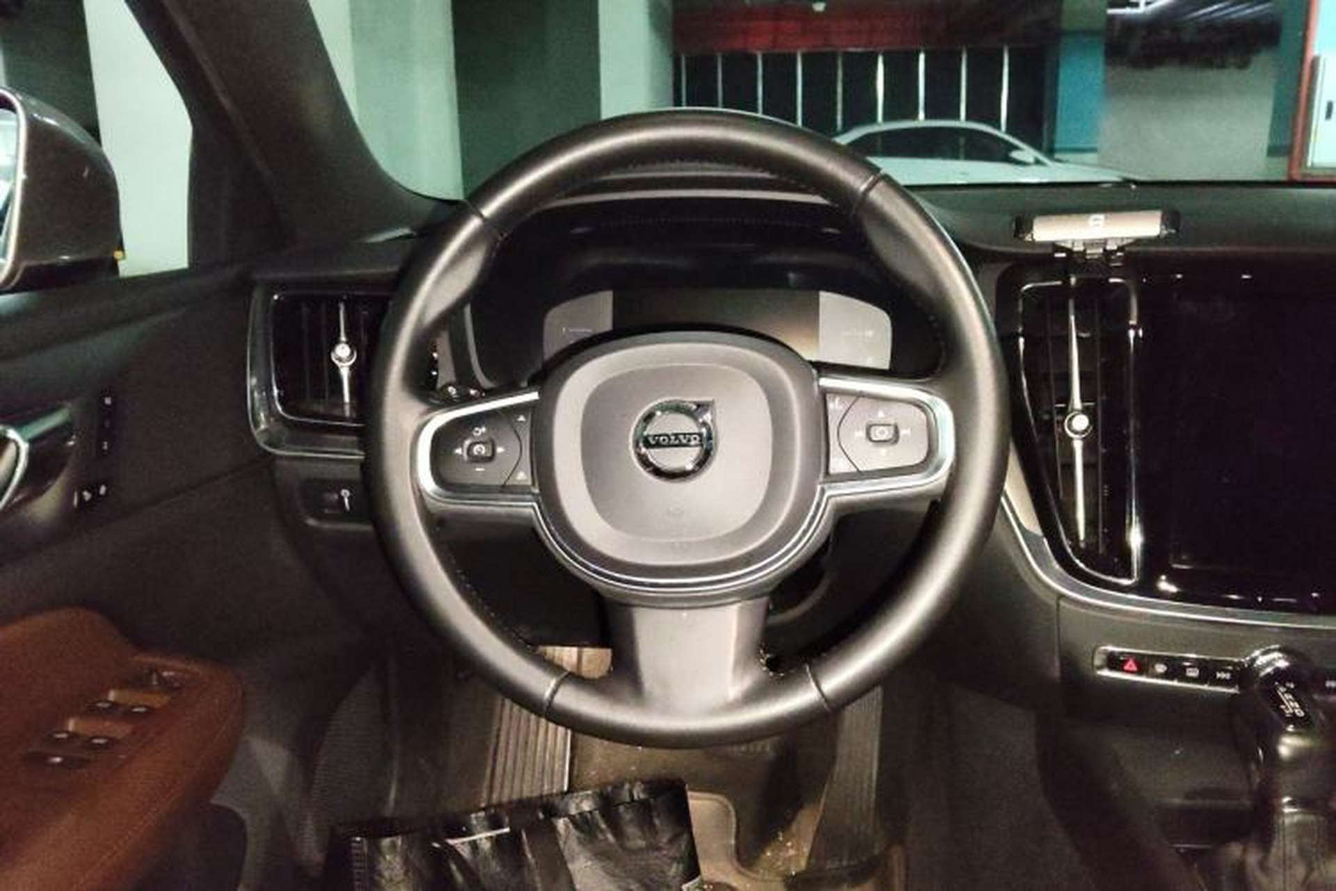 Used Volvo S60 2021 T4 Zhiyi Luxury Edition Steering Wheel